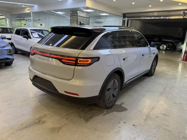 Leapmotor C11 — Фото автомобиля 4