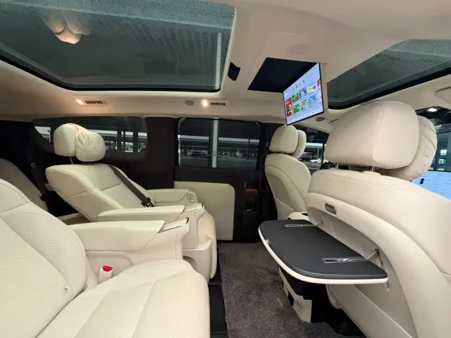 Li Auto MEGA — Фото автомобиля 9