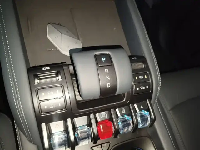 BYD FangChengBao Leopard 5 — Фото автомобиля 13