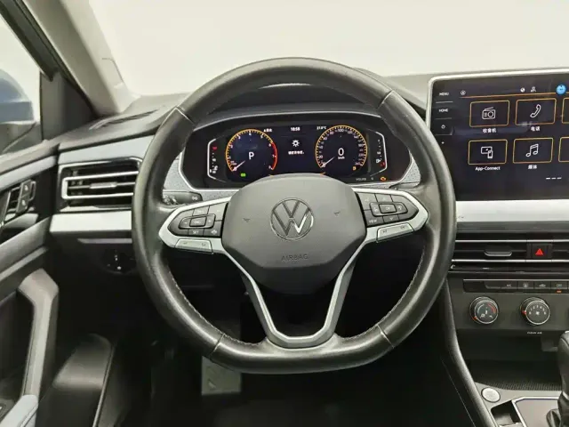 Volkswagen Lavida — Фото автомобиля 11
