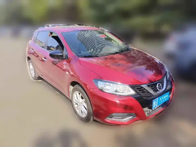 Nissan Tiida — Фото автомобиля 3