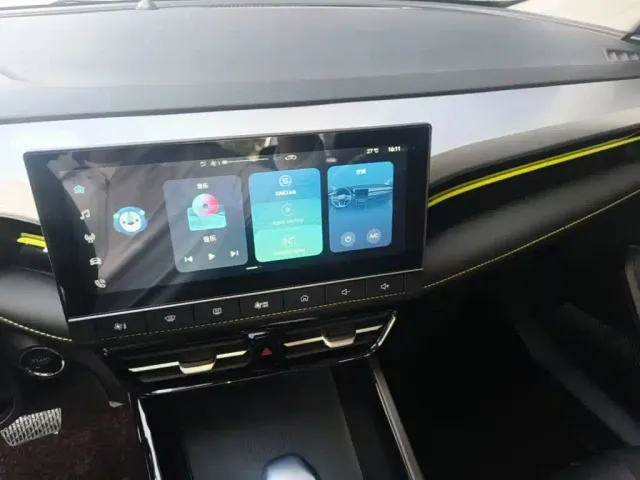 Roewe i5 — Фото автомобиля 12