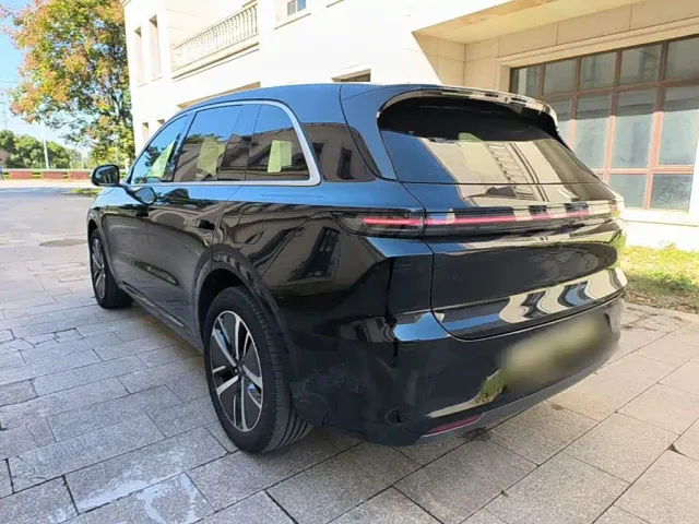 Li Auto L6 — Фото автомобиля 4