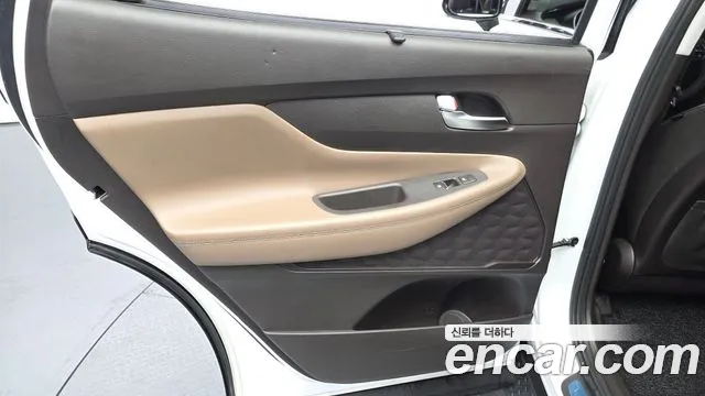 Hyundai Santafe — Фото автомобиля 24