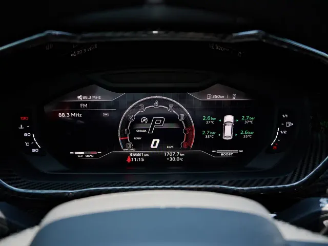 Lamborghini Urus — Фото автомобиля 25