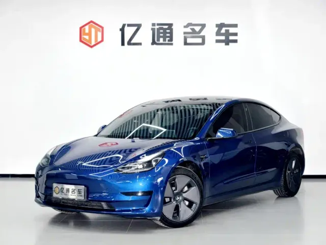 Фотография автомобиля — Tesla Model 3