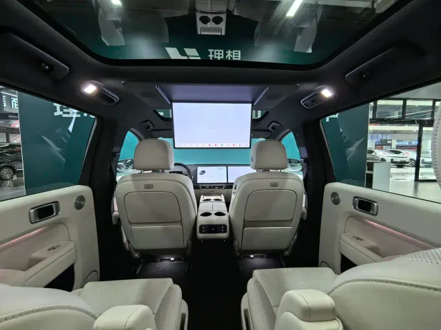 Li Auto L9 — Фото автомобиля 7