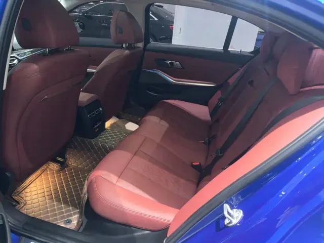 BMW 3 Series — Фото автомобиля 12