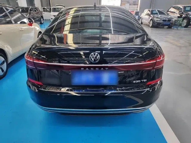 Volkswagen Passat — Фото автомобиля 5