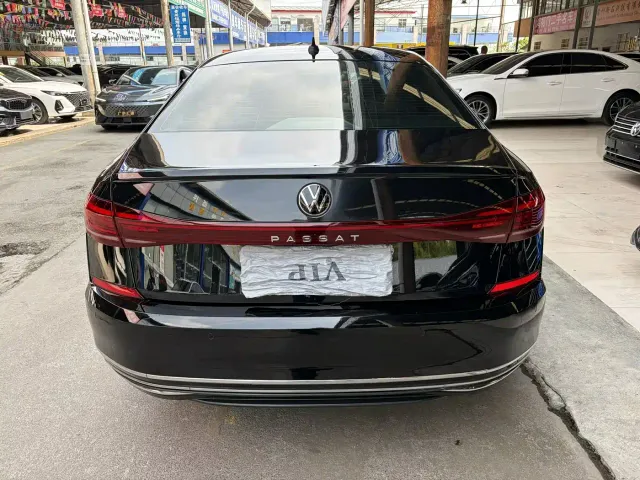Volkswagen Passat — Фото автомобиля 8
