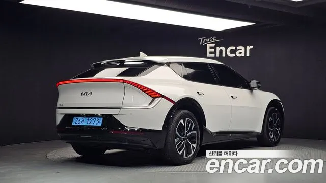 Kia EV6 — Фото автомобиля 2