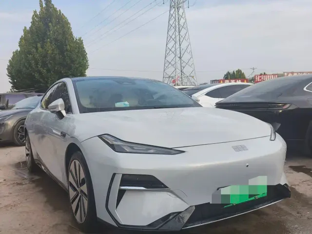 Geely Galaxy E8 — Фото автомобиля 3