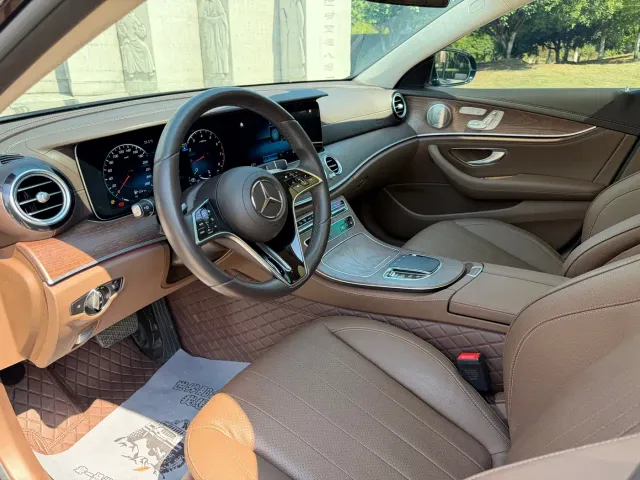 Mercedes-Benz E-Class — Фото автомобиля 9