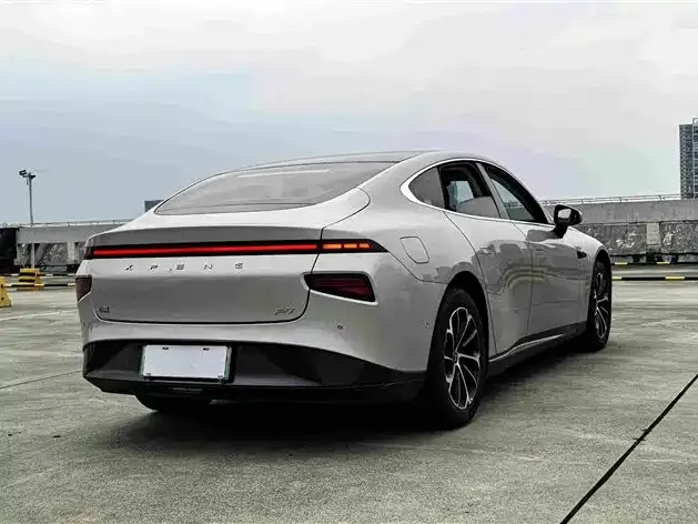 Xpeng P7 — Фото автомобиля 5