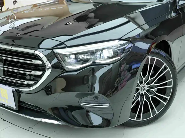 Mercedes-Benz E-Class — Фото автомобиля 19