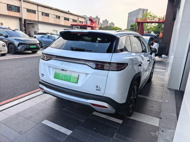 BYD Song L DM-i — Фото автомобиля 6