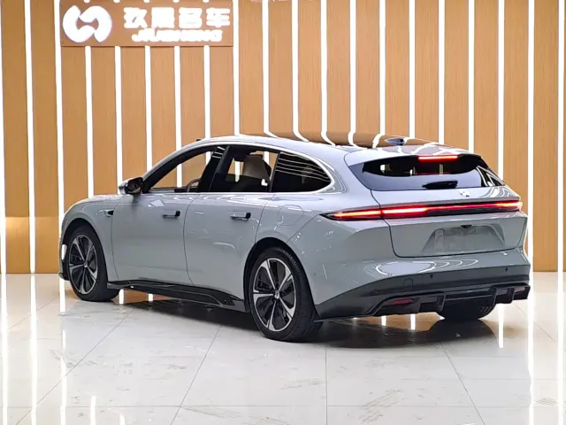 Nio ET5 Touring — Фото автомобиля 4