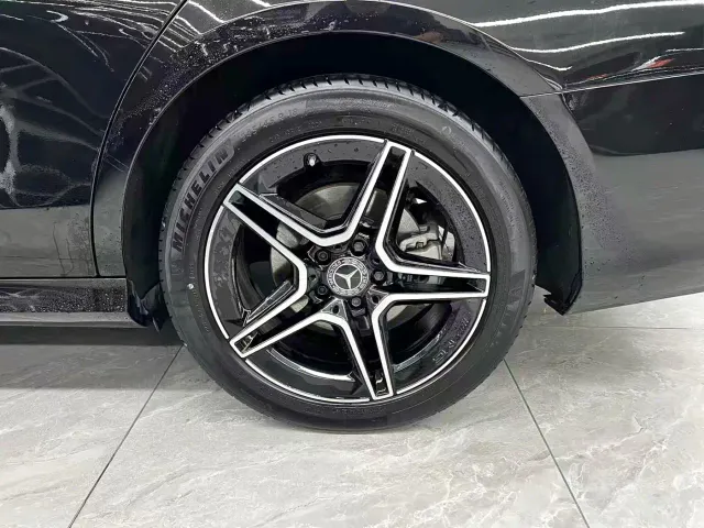 Mercedes-Benz E-Class — Фото автомобиля 21