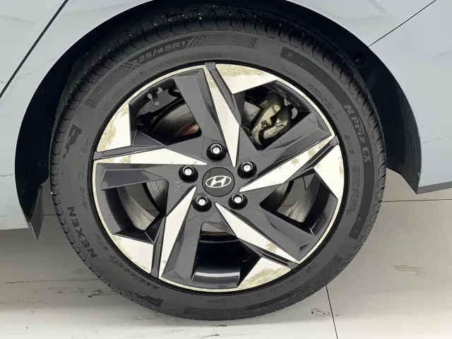 Hyundai Elantra — Фото автомобиля 19