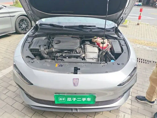 Roewe D7 — Фото автомобиля 16