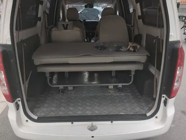 Wuling Hongguang V — Фото автомобиля 4