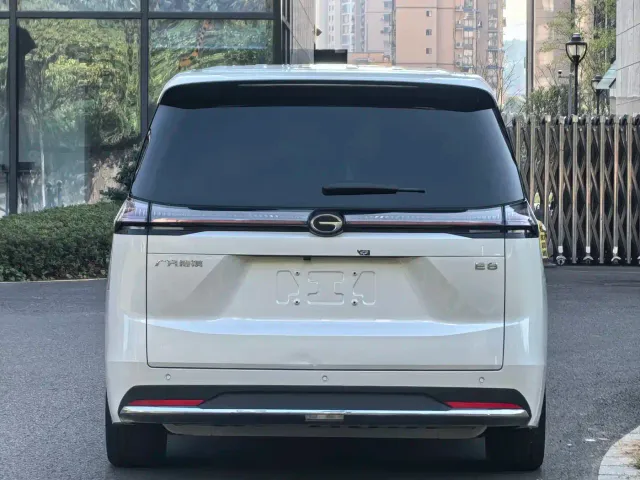 GAC Trumpchi E8 — Фото автомобиля 3