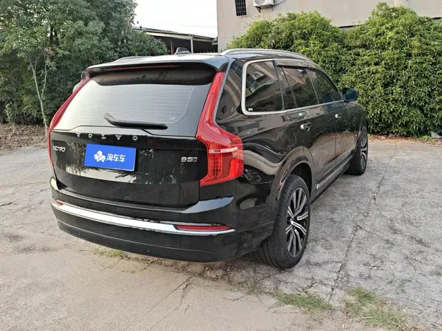 Volvo XC90 — Фото автомобиля 3