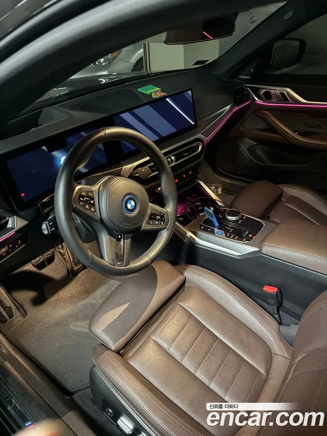 Фотография автомобиля — BMW i4