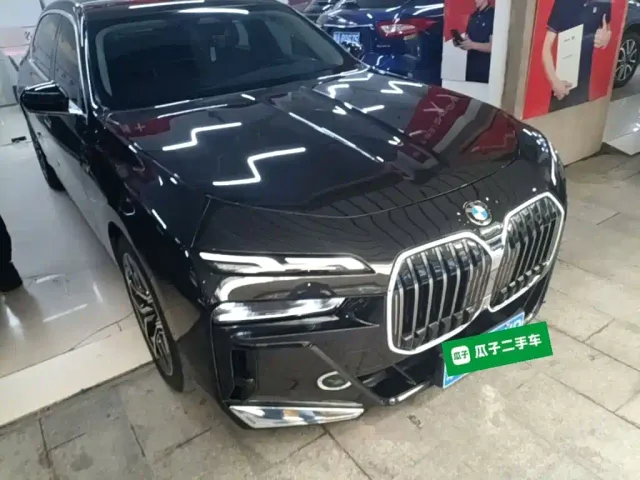 BMW 7 Series — Фото автомобиля 3