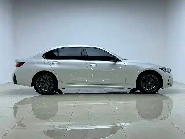 BMW 3 Series — Фото автомобиля 8