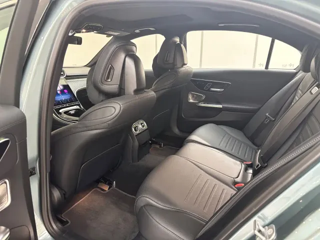 Mercedes-Benz C-Class — Фото автомобиля 10