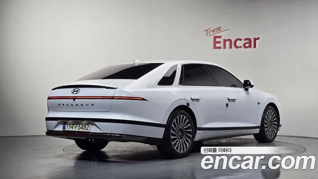Hyundai Grandeur — Фото автомобиля 2