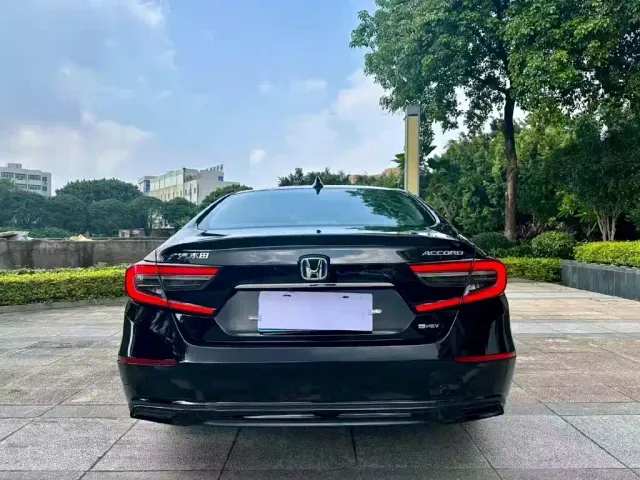 Honda Accord — Фото автомобиля 5