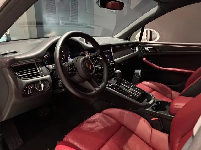 Porsche Macan — Фото автомобиля 10