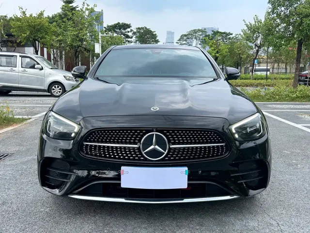 Mercedes-Benz E-Class — Фото автомобиля 2