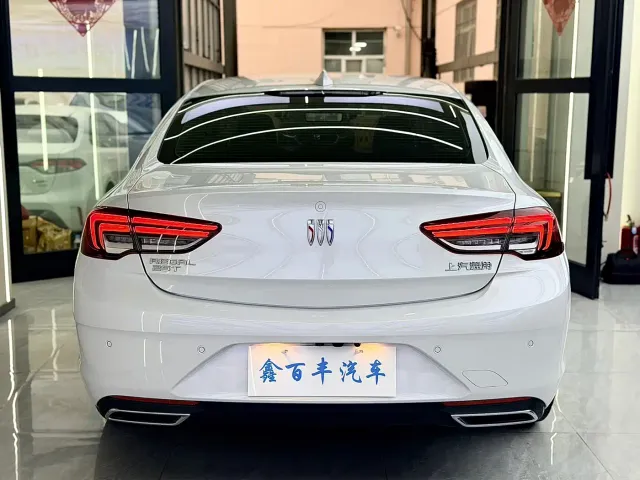 Buick Regal — Фото автомобиля 10