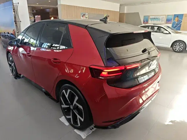 Volkswagen ID.3 — Фото автомобиля 4