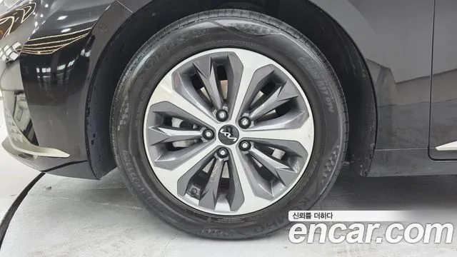 Kia K8 Hybrid — Фото автомобиля 5