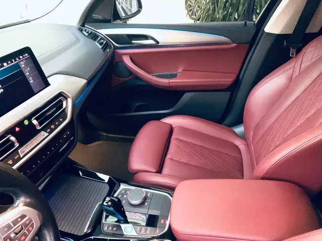 BMW iX3 — Фото автомобиля 11