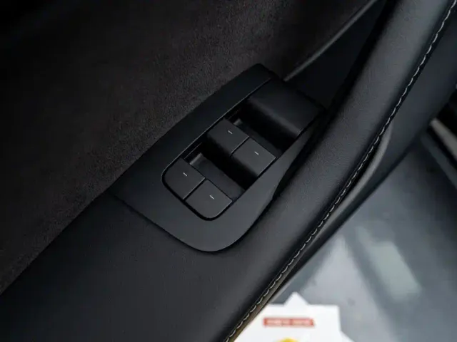 Tesla Model Y — Фото автомобиля 29