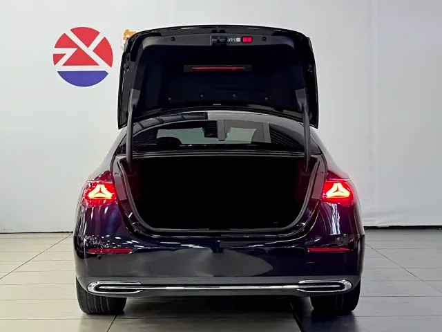 Mercedes-Benz E-Class — Фото автомобиля 6