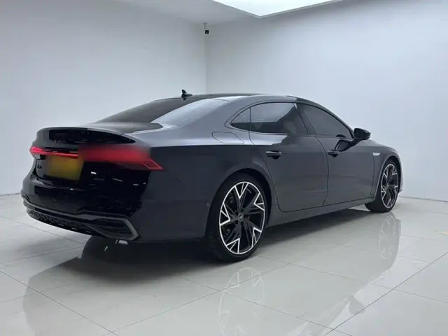 Audi A7L — Фото автомобиля 13