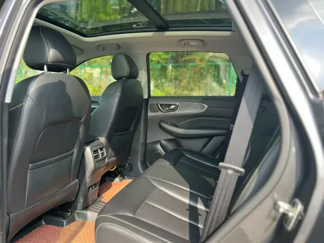 Roewe RX5 — Фото автомобиля 6