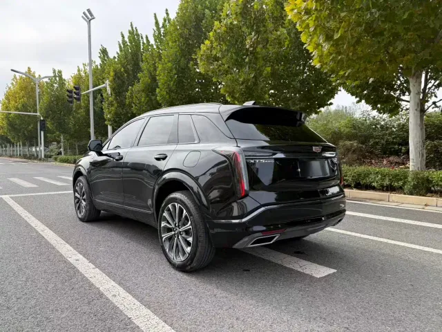 Cadillac XT5 — Фото автомобиля 9