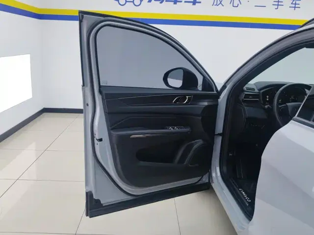 Lynk & Co Lynk & Co 01 EM-P 2023 1.5TD EM-P PM — Фото автомобиля 7