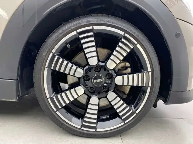 MINI MINI 2023 Facelift 2.0T COOPER S Artist 5-Door — Фото автомобиля 6
