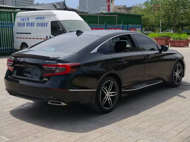 Honda Accord — Фото автомобиля 9