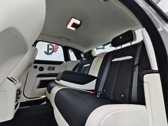 Rolls-Royce Ghost — Фото автомобиля 9