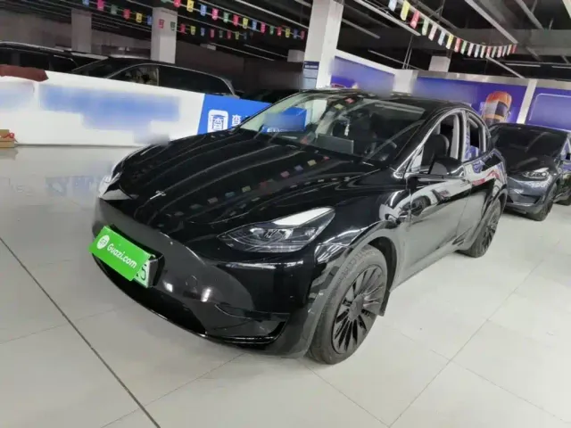 Фотография автомобиля — Tesla Model Y