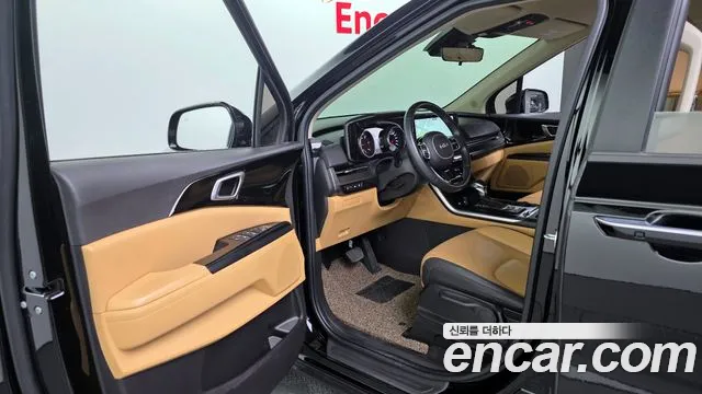 Kia Canival — Фото автомобиля 11